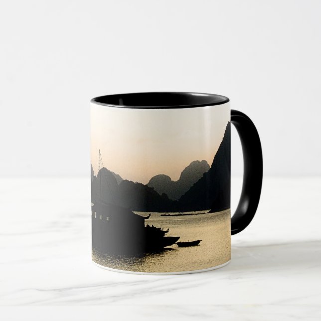 Taza Halong Bay, Sunset, Vietnam Art (Holiday) Mug (Anverso derecho)