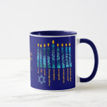 Taza HANUKKAH Fruta del Espíritu<br><div class="desc">Elegante HNUKKAH Fruit of the Spirit coffee mug, especialmente diseñado con la menorah de Hanukkah y el regalo de nueve veces del Espíritu de la fe cristiana: amor, alegría, paz, largo sufrimiento, bondad, lealtad, autocontrol. En la esquina inferior izquierda hay una simple Estrella de David. El diseño se repite delante...</div>