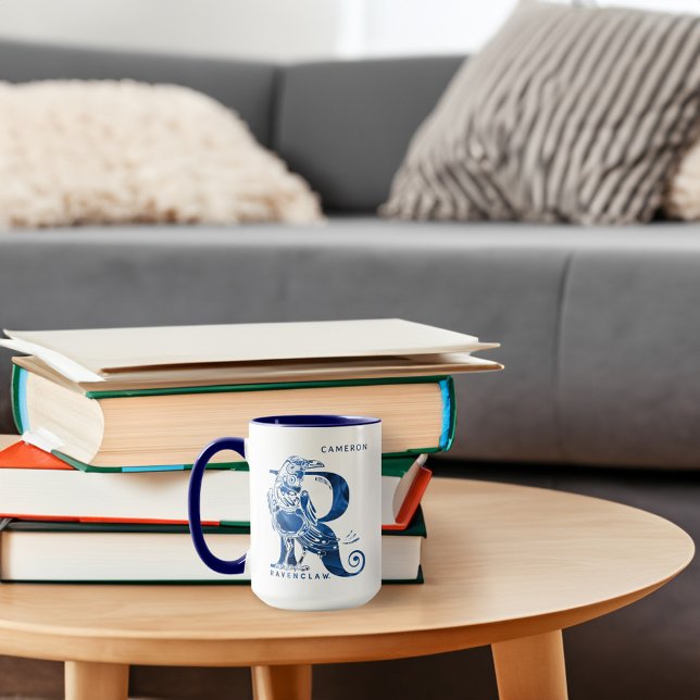 Taza Harry Potter Aguamenti RAVENCLAW™ | Añade tu nombr (Mug on table)