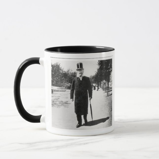 Taza Henrik Ibsen (1828-1906) en Oslo, 1896 (foto de (Izquierda)