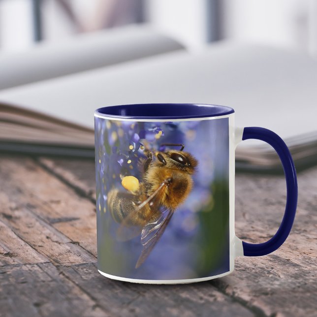Taza Hermosa abeja de miel en California Lilac (Honeybee on California Lilac 11 oz Coffee Mug Cover Photo.)