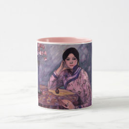 Taza Hermosa dama japonesa con un frasco de perfume