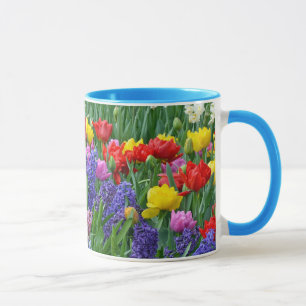 Taza hermosa del jardín de la primavera