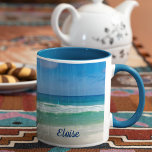 Taza Hermosa fotografía de playa Personalizado del océa<br><div class="desc">La hermosa casa de playa perfecta para un desayuno frente al mar en su casa de playa. Hermosos cielos azules sobre bellas olas verdes en la orilla del mar que se lavan sobre la suave arena blanca. Amo la vida en la isla. Bonito de bebidas personalizadas para una escapada de...</div>