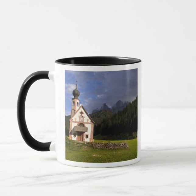 Taza Hermosa iglesia solitaria llamada Rainui (Izquierda)