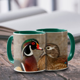 Taza Hermoso momento conmovedor entre pollos de madera
