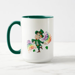 Taza Hermoso y alegre leprechaun bailando, un arco iris