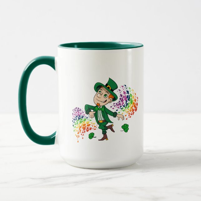 Taza Hermoso y alegre leprechaun bailando, un arco iris (Izquierda)