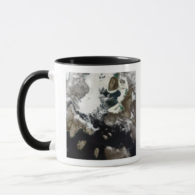 Taza Hielo marino y sedimentos visibles en Nunavut, Can (Izquierda)