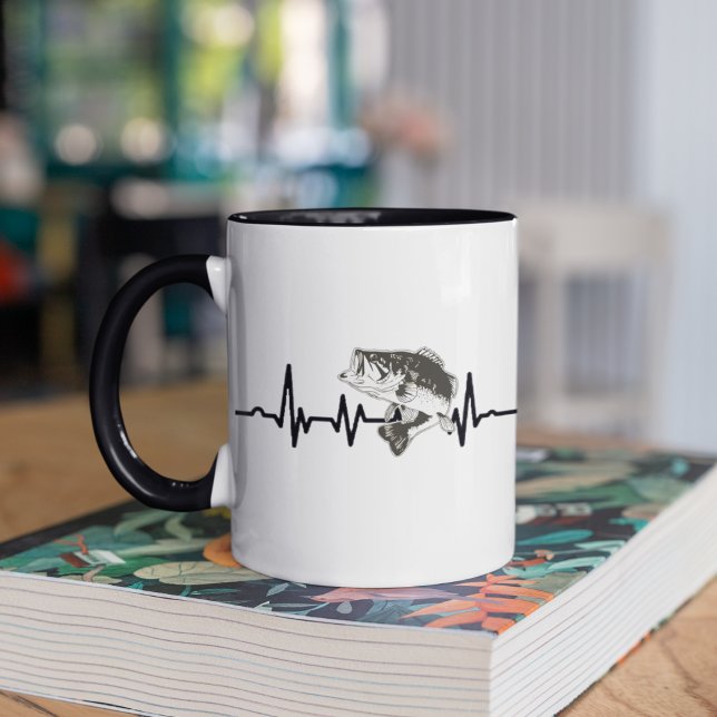 Taza Hobby deportivo de ritmo acelerado por pulso de pe (Bass fishing pulse coffee mug with a largemouth bass)