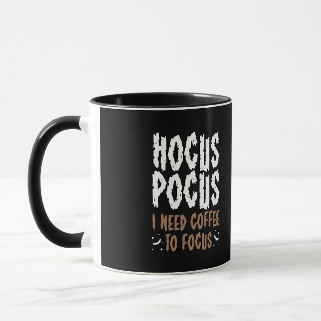 Taza Hocus Pocus Necesito Café Para Centrarme En Hallow (Izquierda)
