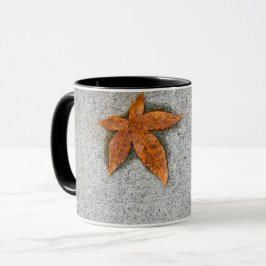 Taza Hoja en acera