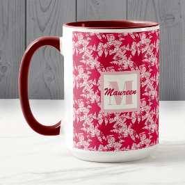 Taza Hojas de arce en un fondo rosado