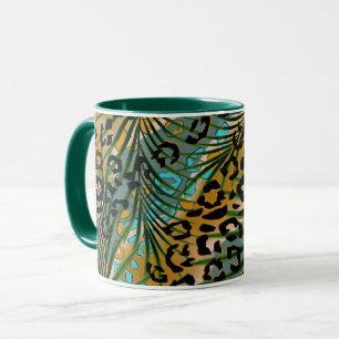 Taza Hojas de palma sobre fondo de leopardo.