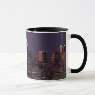 Taza Horizonte de Dallas en la noche