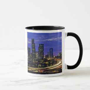 Taza horizonte de Seattle, Washington de noche