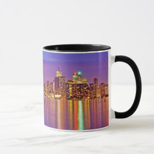 Taza Horizonte de Toronto al anochecer