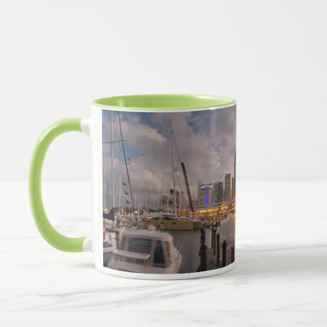 Taza Horizonte financiero de Miami en la oscuridad (Izquierda)