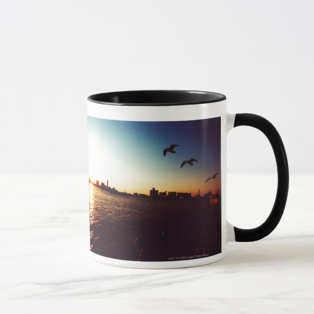 Taza Horizonte silueteado de la bahía de Tokio en la (Derecha)