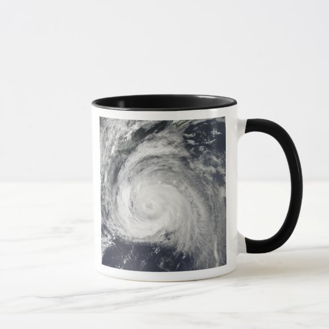 Taza Huracán Bill frente a la costa este (Derecha)