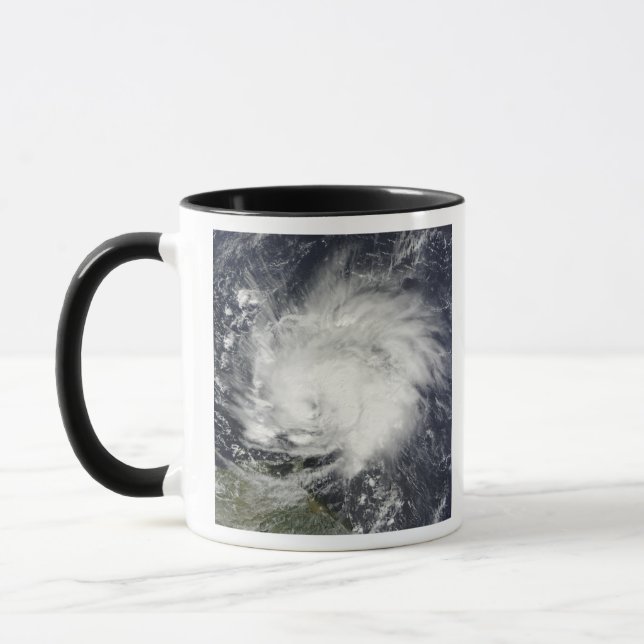 Taza Huracán Tomás por las Antillas Menores (Izquierda)