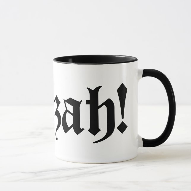 Taza ¡Huzzah! {Tipografía medieval} (Derecha)