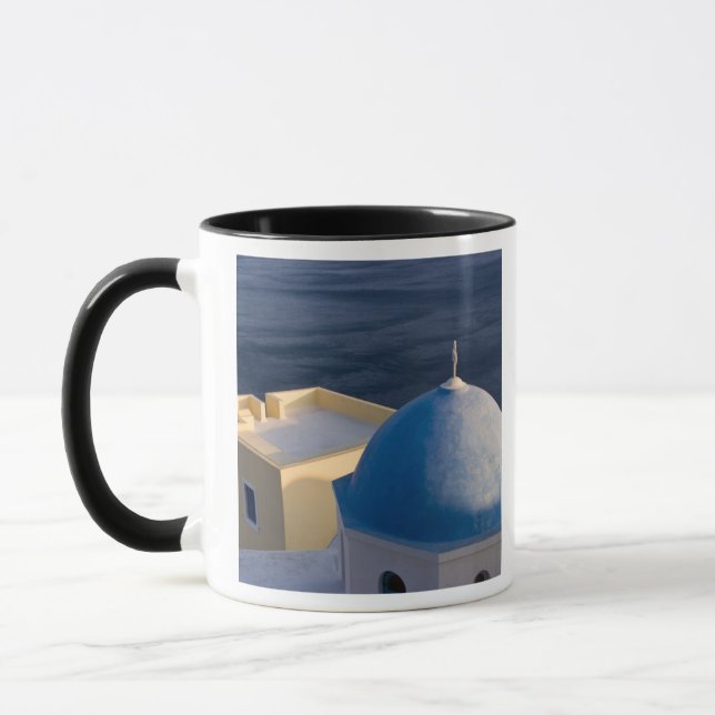 Taza Iglesia ortodoxa cerca del mar, Oia Santorini (Izquierda)