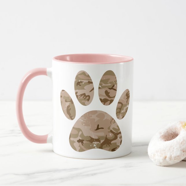 Taza Impresión de las garras de perro del desierto Camo (Con donut)