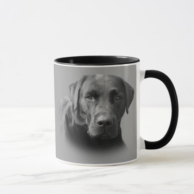 Taza impresionante del labrador retriever (Derecha)