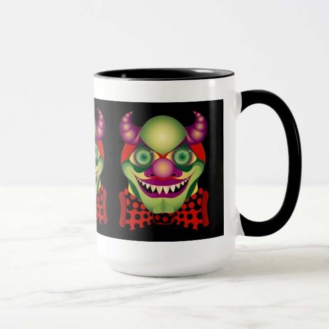 Taza impresionantemente espantosa asustadiza del (Derecha)