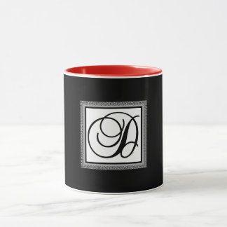 Taza Inicial de monograma D rojo dentro negro fuera