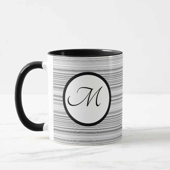 Taza Iniciales de franjas en blanco y negro (Izquierda)
