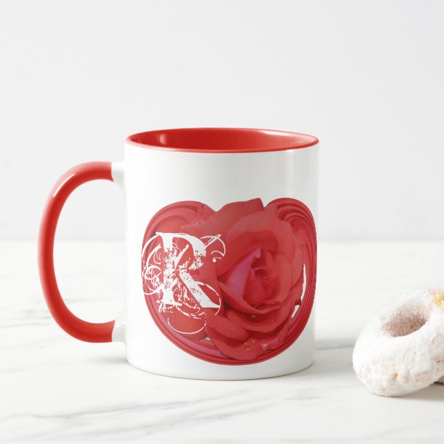Taza Iniciales de Monograma Rosa Flor Personalizada (Con donut)
