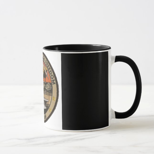 Taza iraquí del negro de la libertad de la (Derecha)