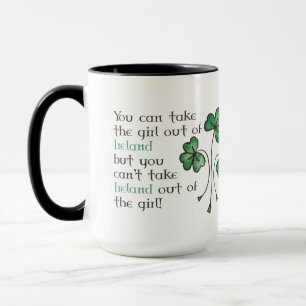 Taza irlandesa del campanero del chica de los