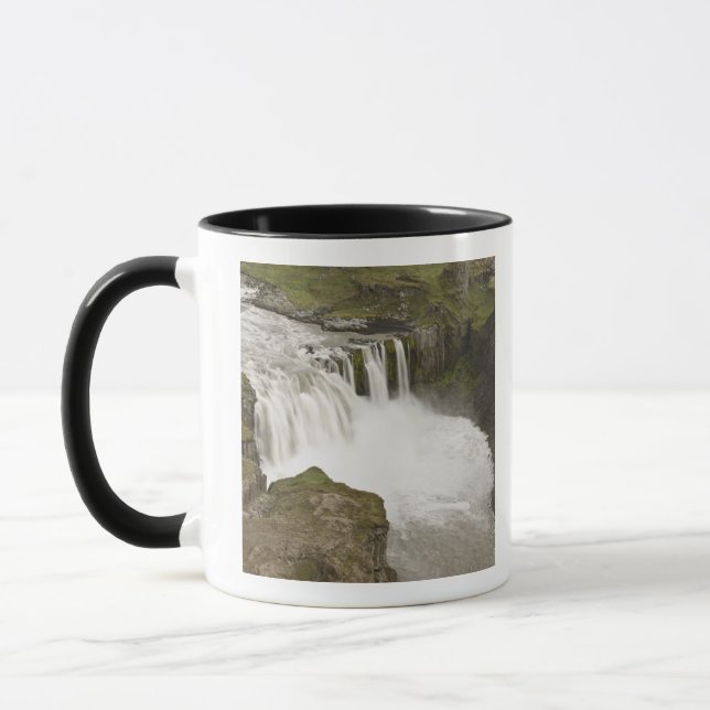 Taza Islandia. Catarata Hafragilsfoss en (Izquierda)