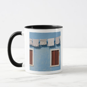 Taza Italia, Burano. Colgando ropa y ventanas a lo larg
