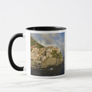 Taza Italia, Cinque Terre, Manarola. Pueblo en el acant
