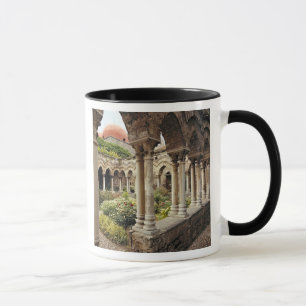 Taza Italia, Sicilia, Palermo. Los claustros sobreviven