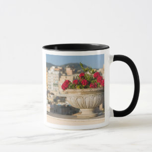 Taza Italia, Sicilia, Termini Imerese, Vista y flores
