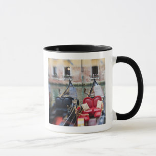 Taza Italia, Venecia, enfoque selectivo de góndola en e