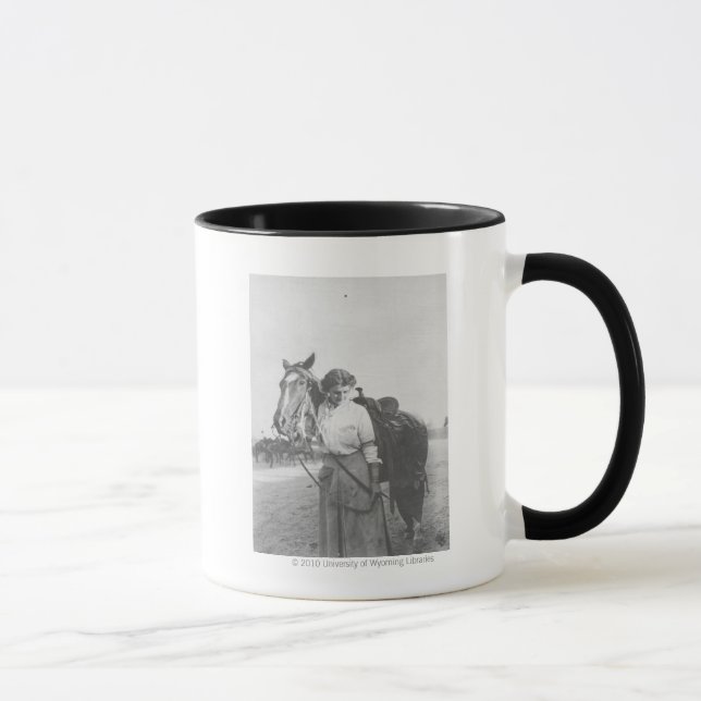 Taza Jane Bernoudi y su caballo (Derecha)