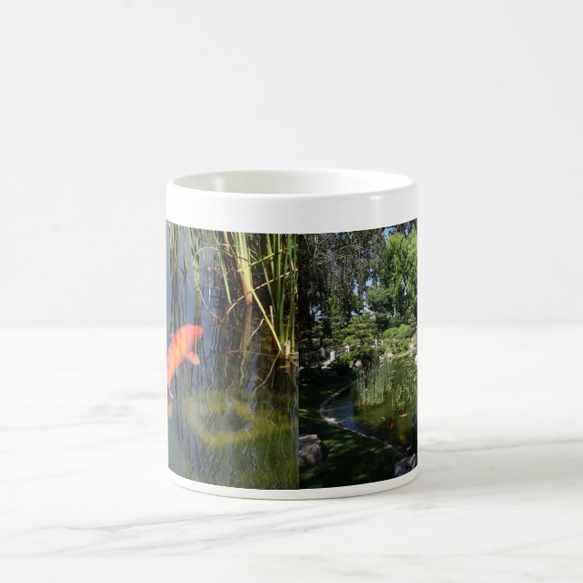 Taza japonesa de la charca del lirio de los (Centro)