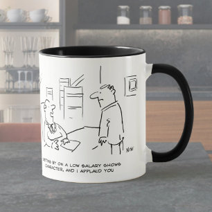 Taza Jefe aplaude a trabajador por administrar con bajo