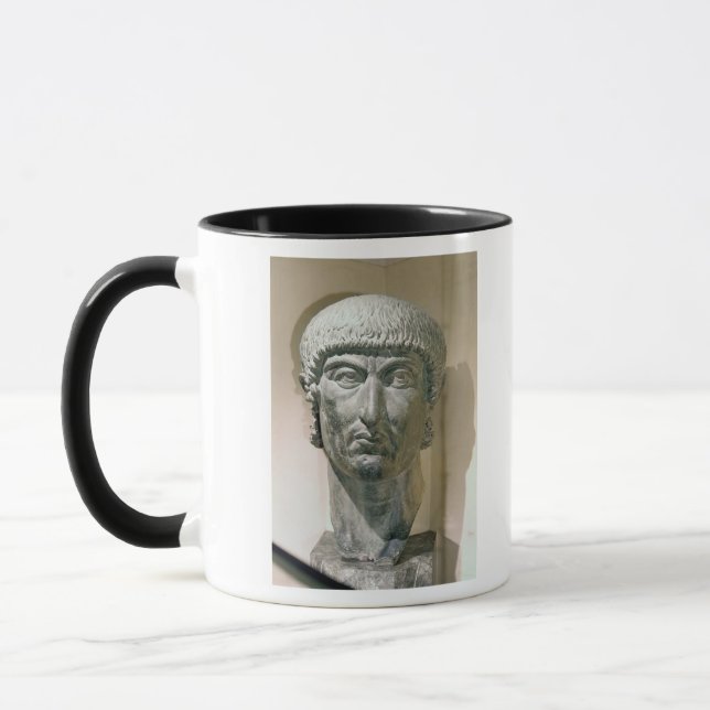 Taza Jefe colosal del emperador Constantina I (Izquierda)