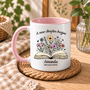 Taza Jubilación de compañero de trabajo con libro abier