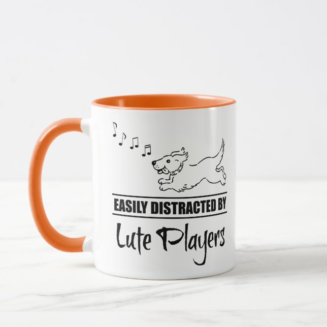 Taza Jugadores de Lute distran fácilmente al perro (Izquierda)