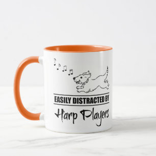 Taza Jugadores harp fácilmente distraen al perro corrie