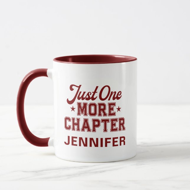 Taza Just One More Chapter Mug Maroon Bookworm (Izquierda)