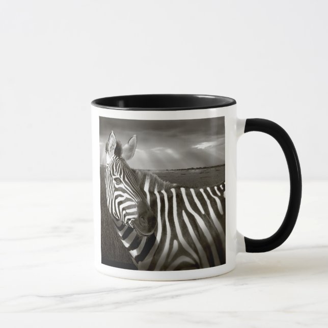 Taza Kenia. Negro y blanco de cebra y liso. (Derecha)